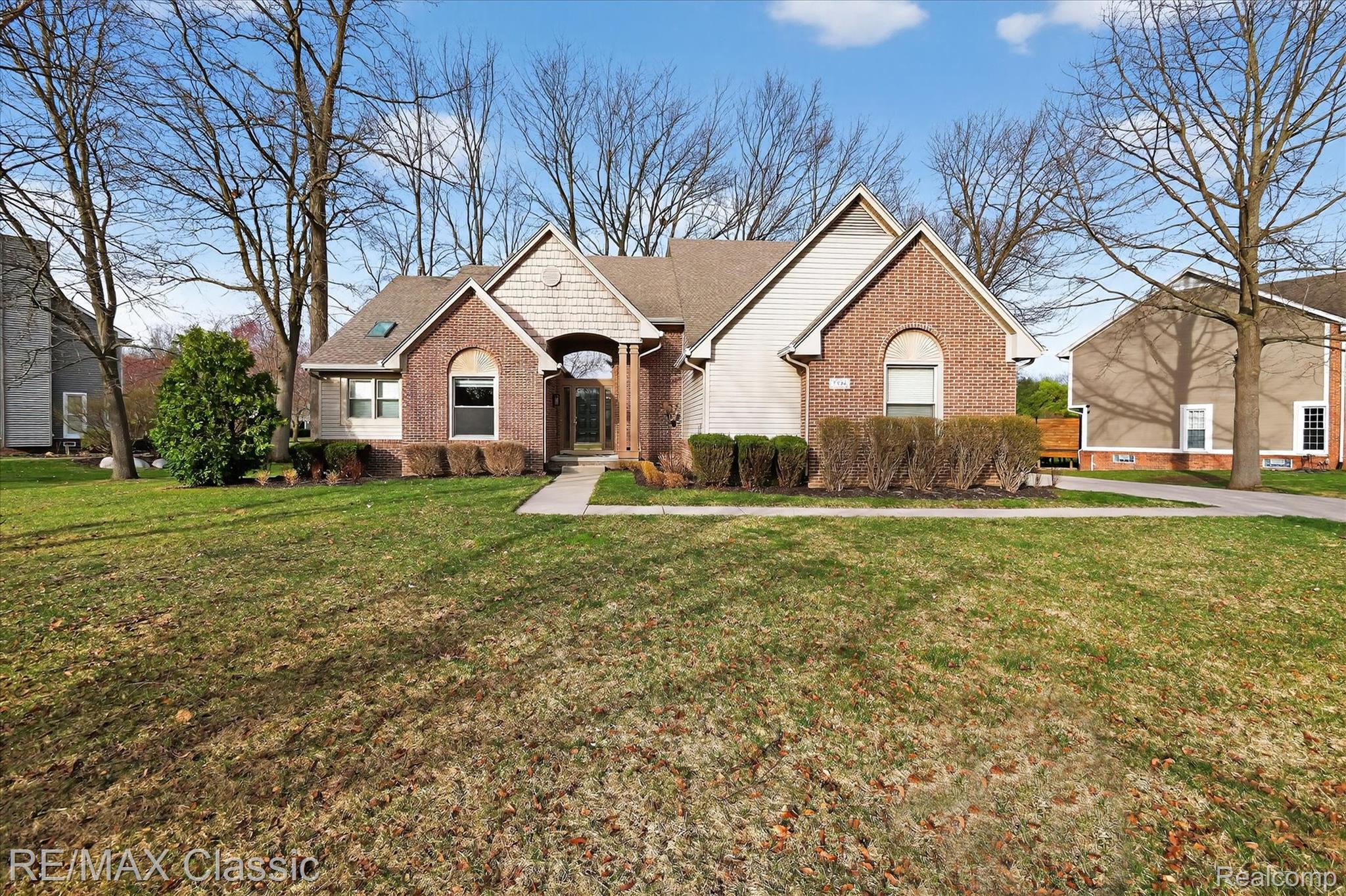 7394 Water Oaks