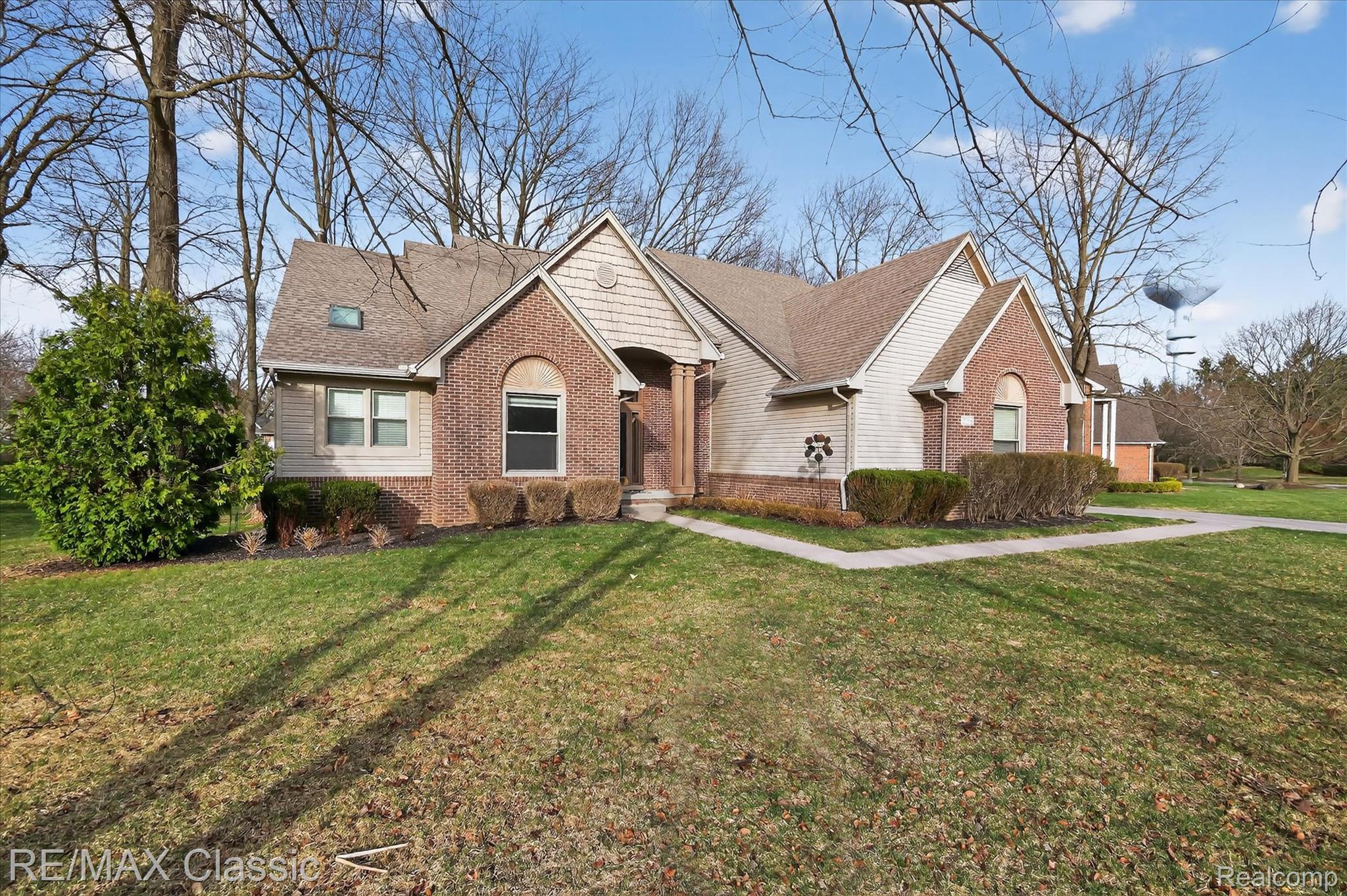 7394 Water Oaks
