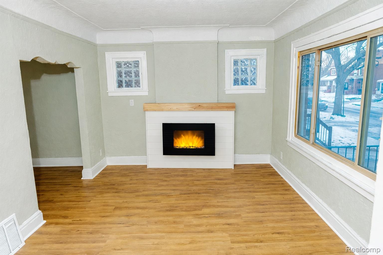 15757 Stansbury Street