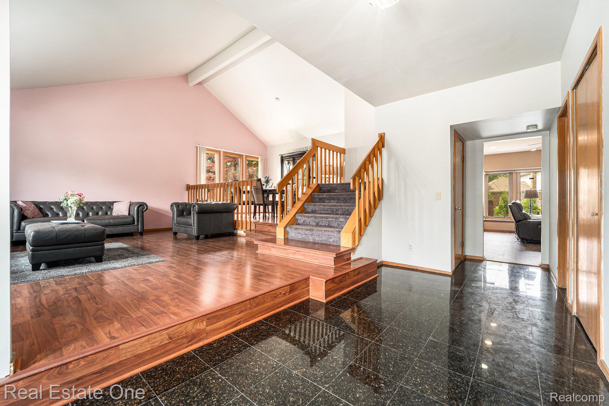 36904 Fox Glen