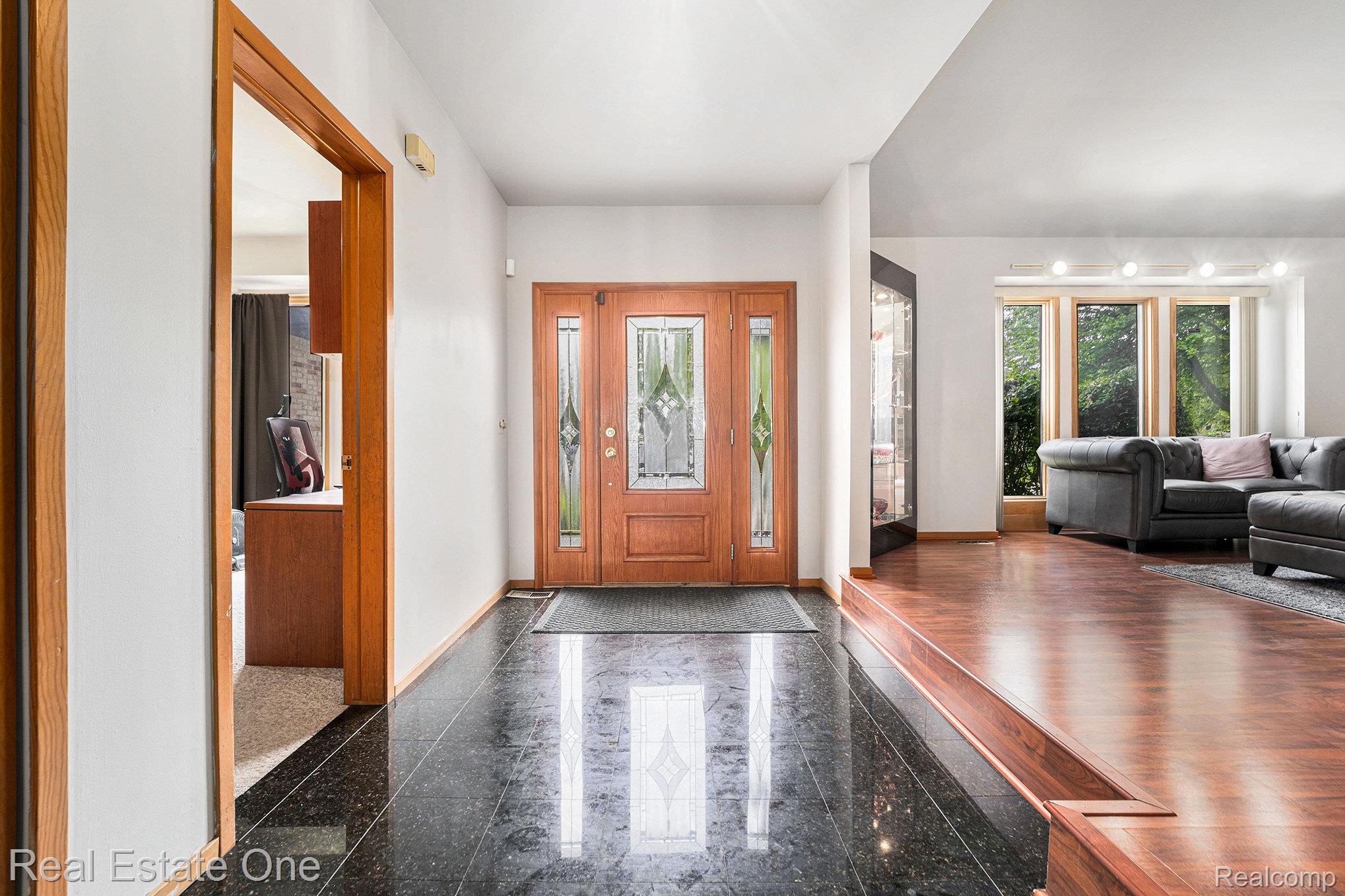 36904 Fox Glen