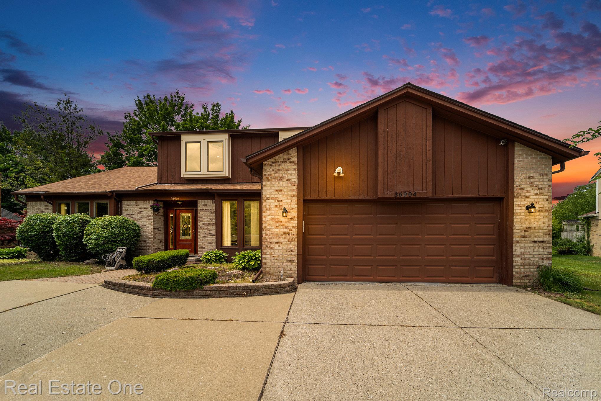36904 Fox Glen