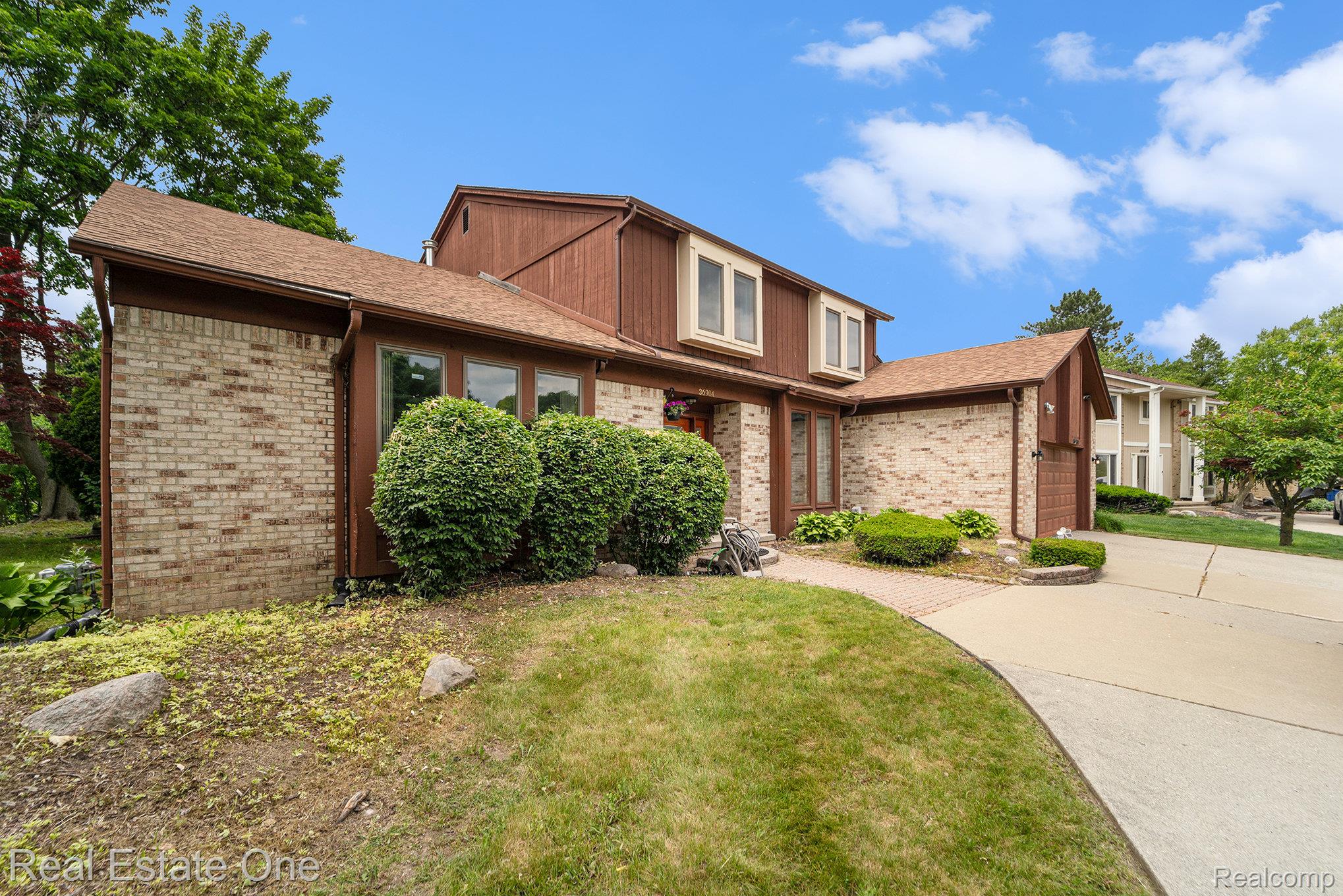 36904 Fox Glen
