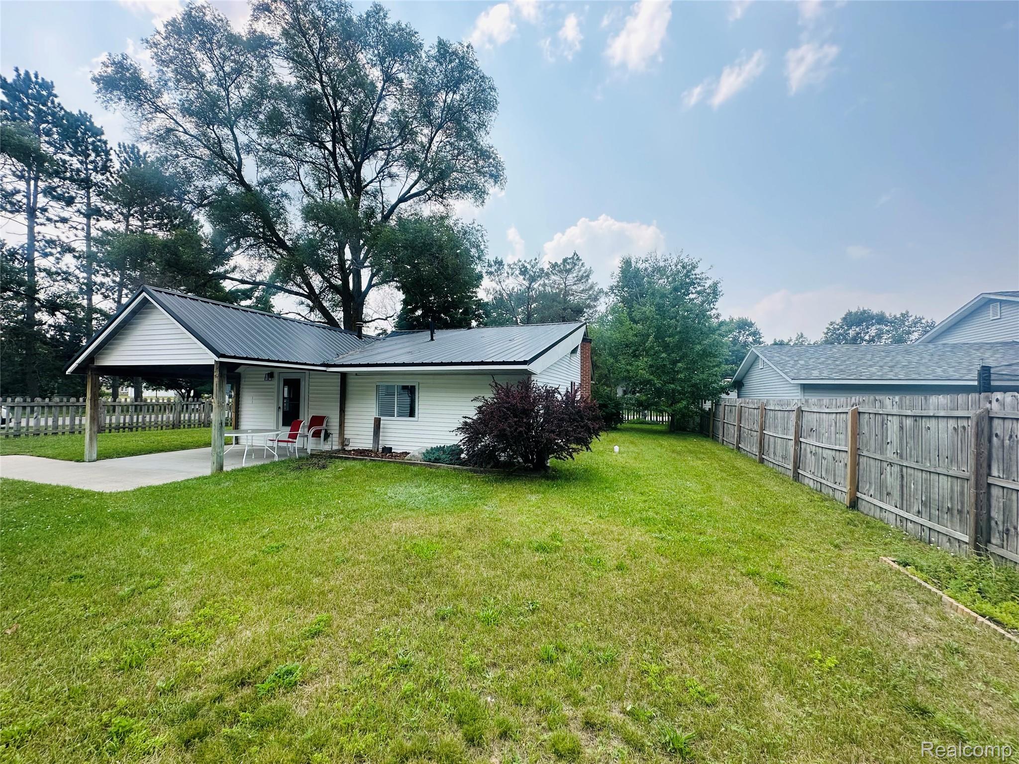 404 N Coral Street