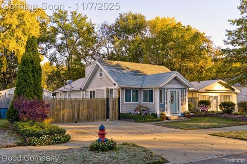 525 E Lewiston Avenue Ferndale City MI 48220