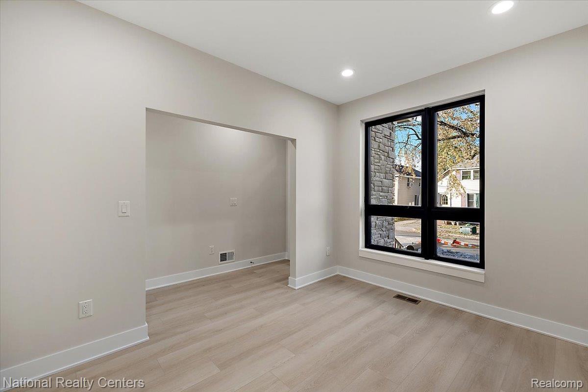 1032 E BRECKENRIDGE Street