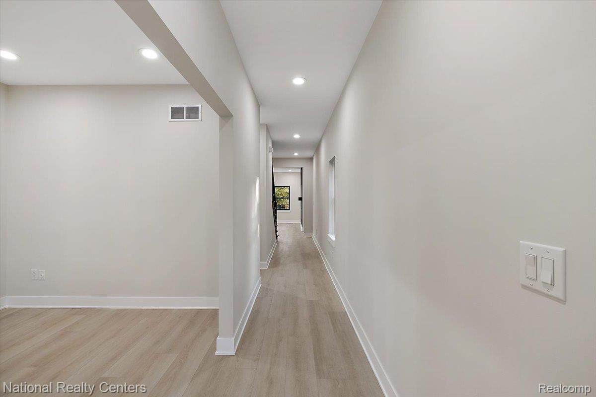 1032 E BRECKENRIDGE Street