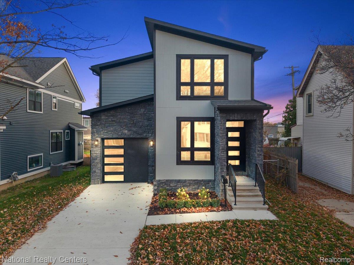 1032 E BRECKENRIDGE Street