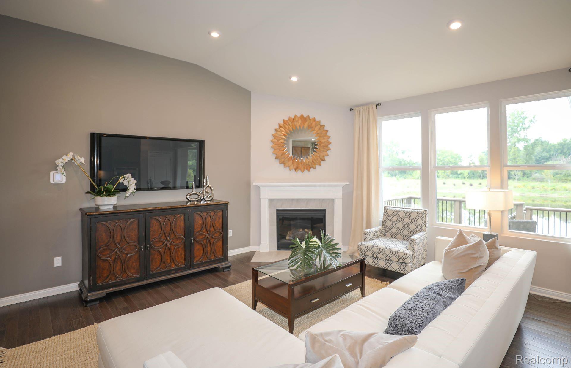 3056 Sheffield Circle