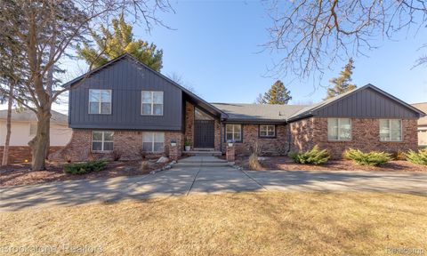 25235 CAROLLTON Farmington Hills City MI 48335