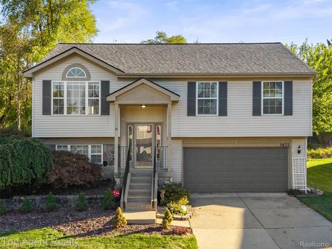 5675 Millpointe Drive Waterford Charter Township MI 48327