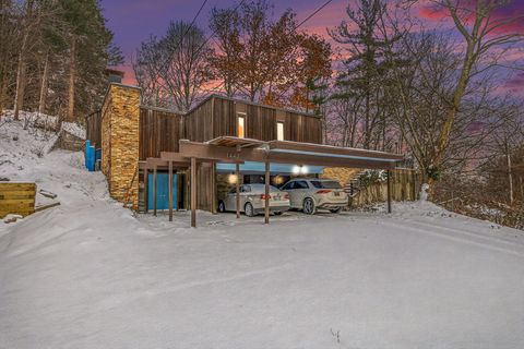 1443 Mount Mercy Drive NW Grand Rapids City MI 49504