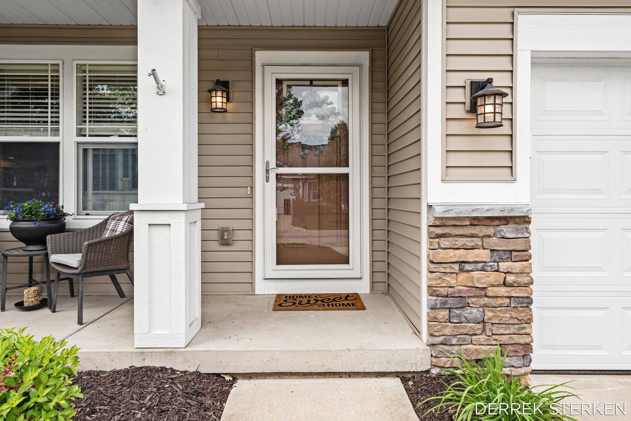 2983 Raspberry Lane