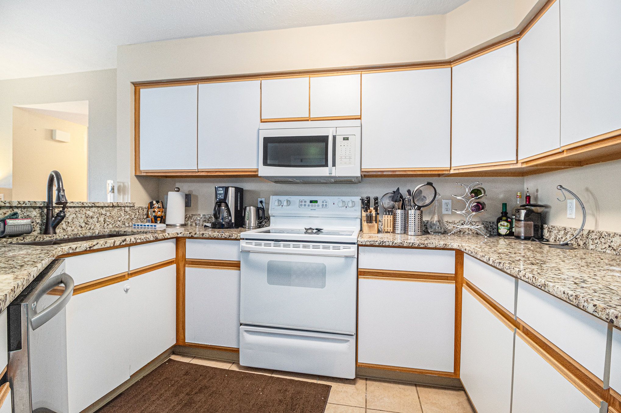 1533 WEATHERSTONE Drive