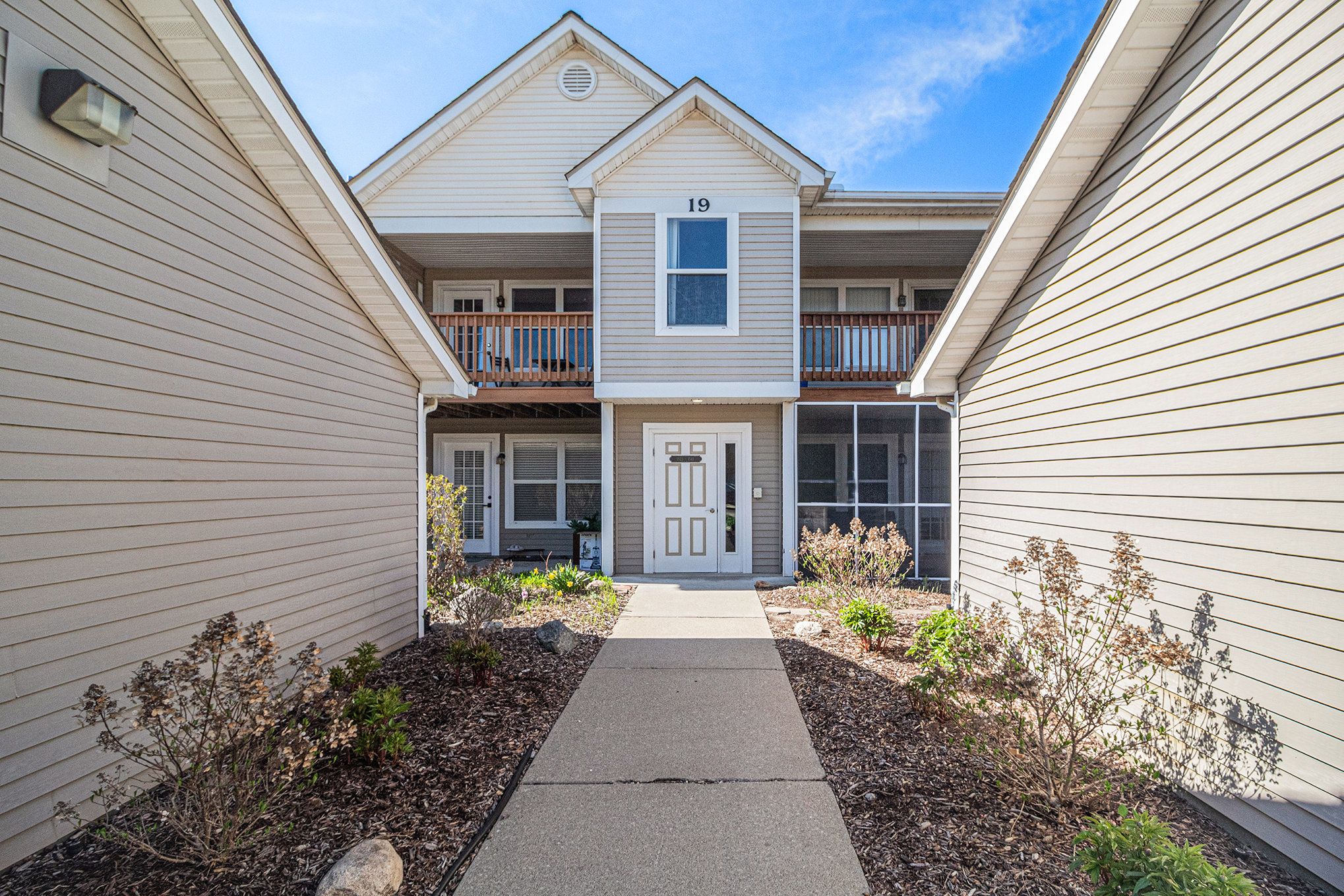 1533 WEATHERSTONE Drive