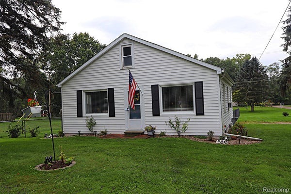 5018 E GRAND RIVER RD, WEBBERVILLE, MI 48892 - Image 5fcdfb2f0b6f450faf95c514e487d55f/1022439286