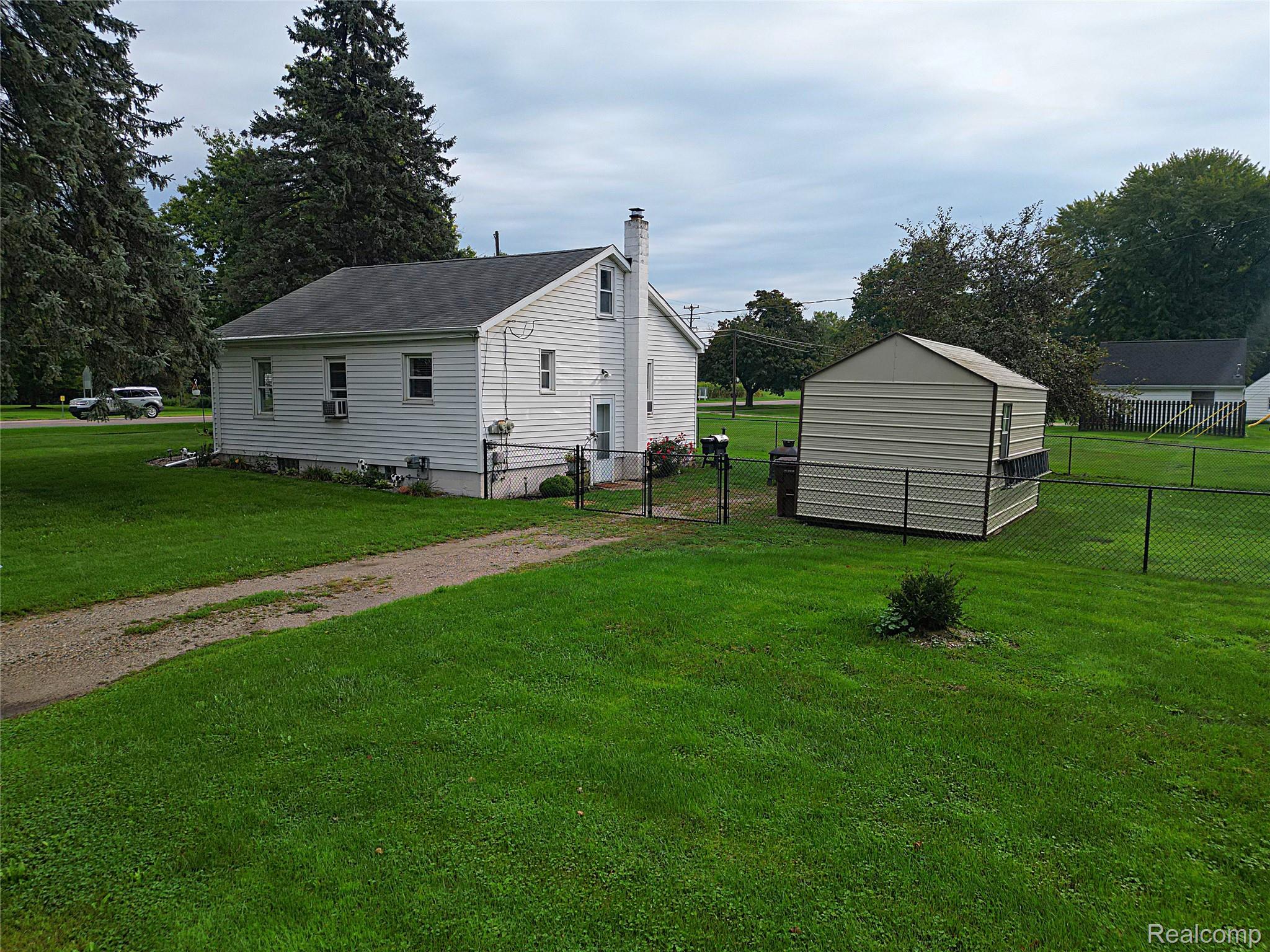 5018 E Grand River Road
