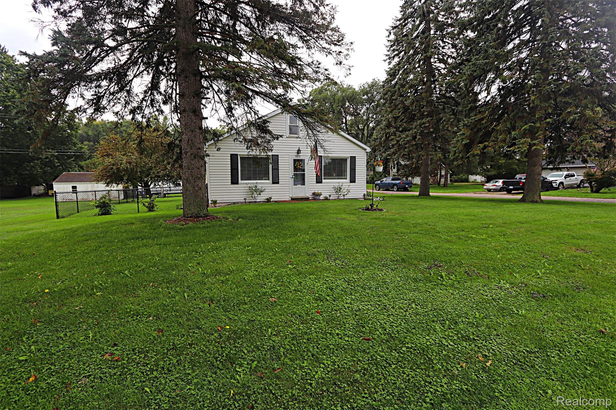 5018 E Grand River Road