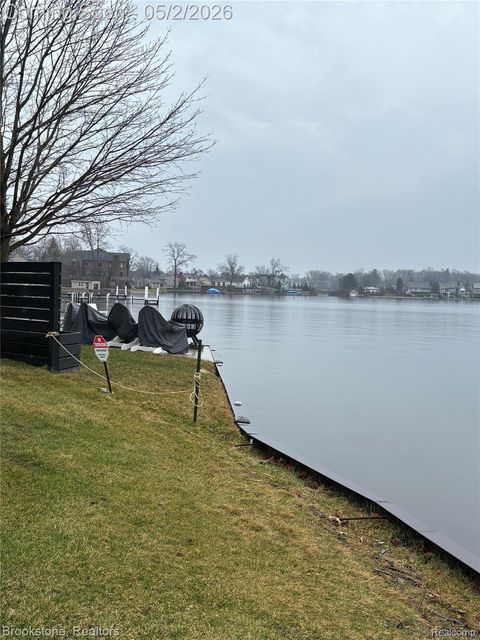 Photo of 208 Brittain Drive, Lake Orion Village, MI 48362 (MLS # 20261029266)