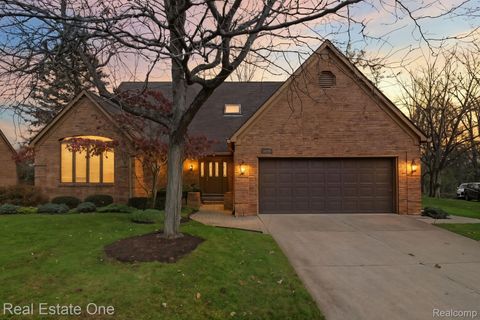 21850 Dover Court 7 Beverly Hills Village MI 48025