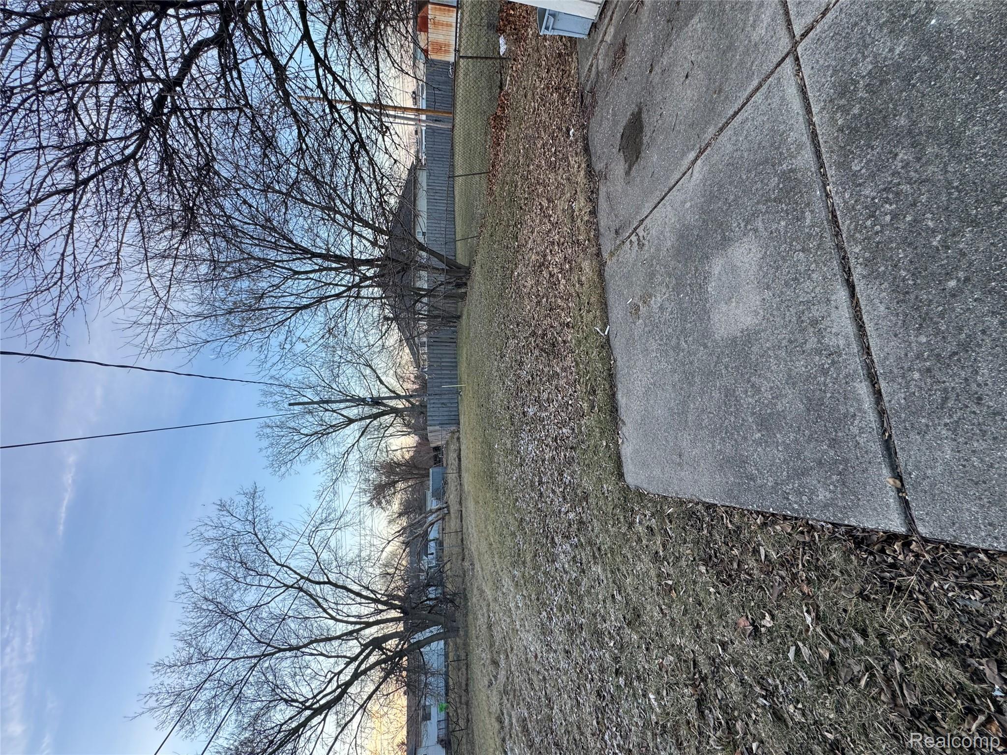 17530 Oakdale Street