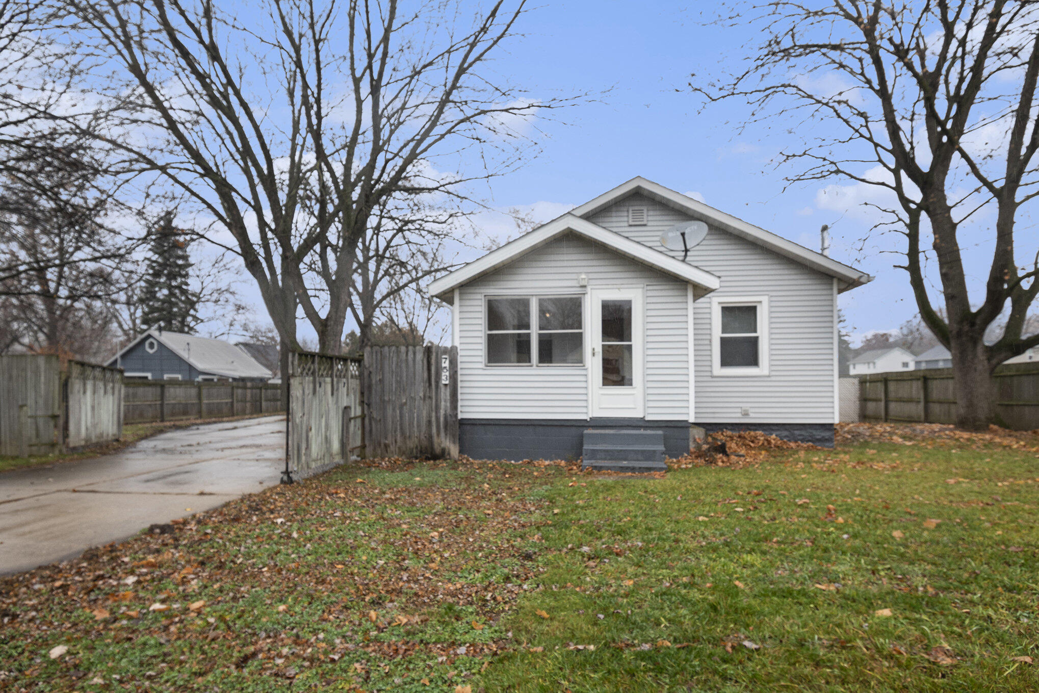 753 Revere Street NE