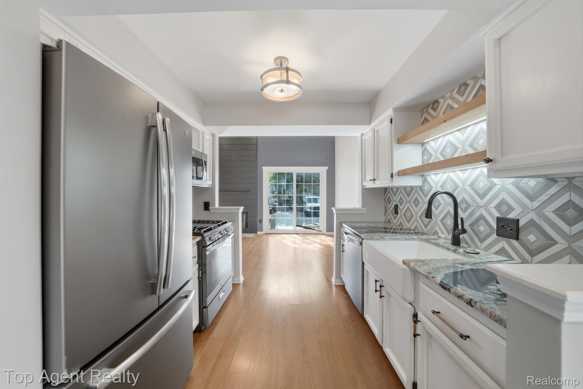 43835 Coachmaker Drive