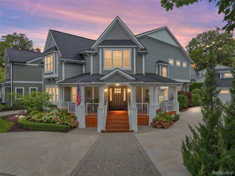 323 Terry Avenue Rochester City MI 48307