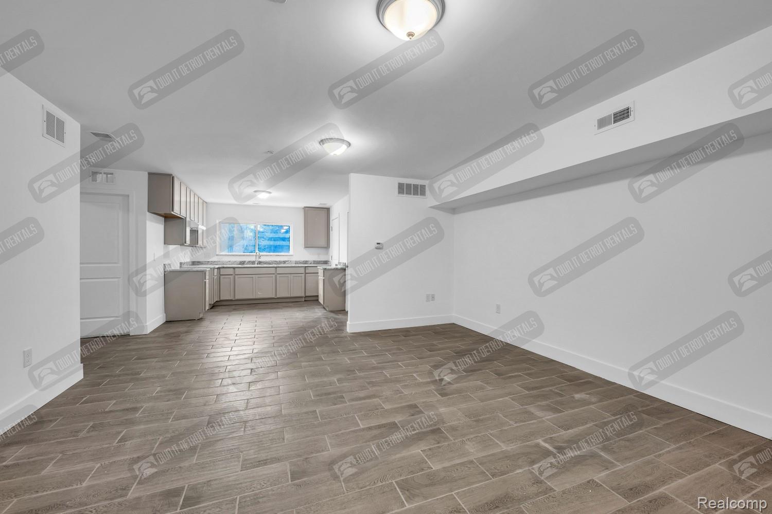 4504 Oakwood Boulevard 4