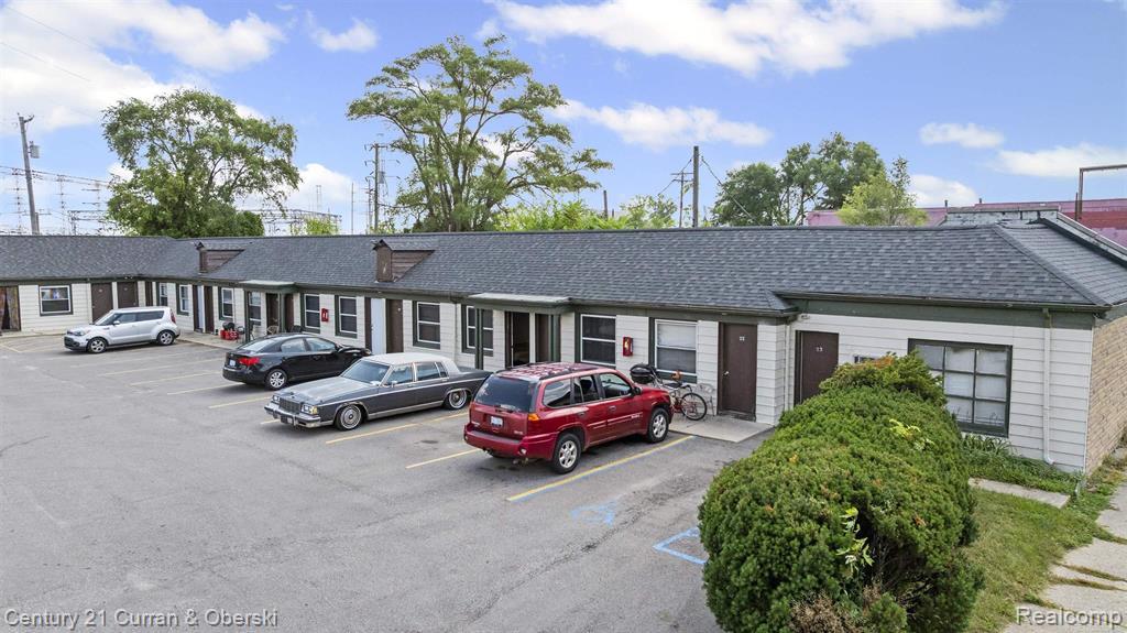 44784 Woodward Avenue