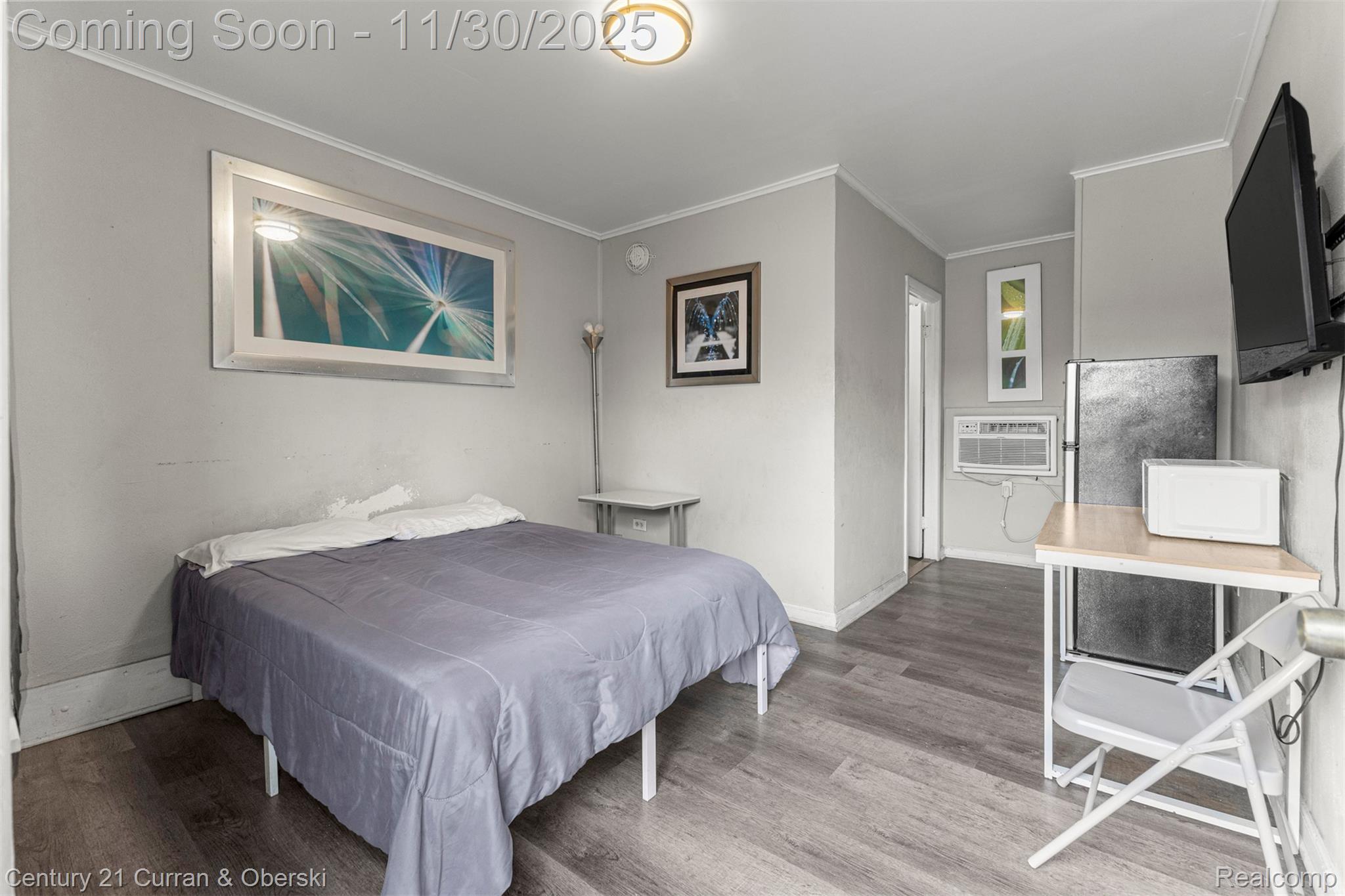 44784 Woodward Avenue