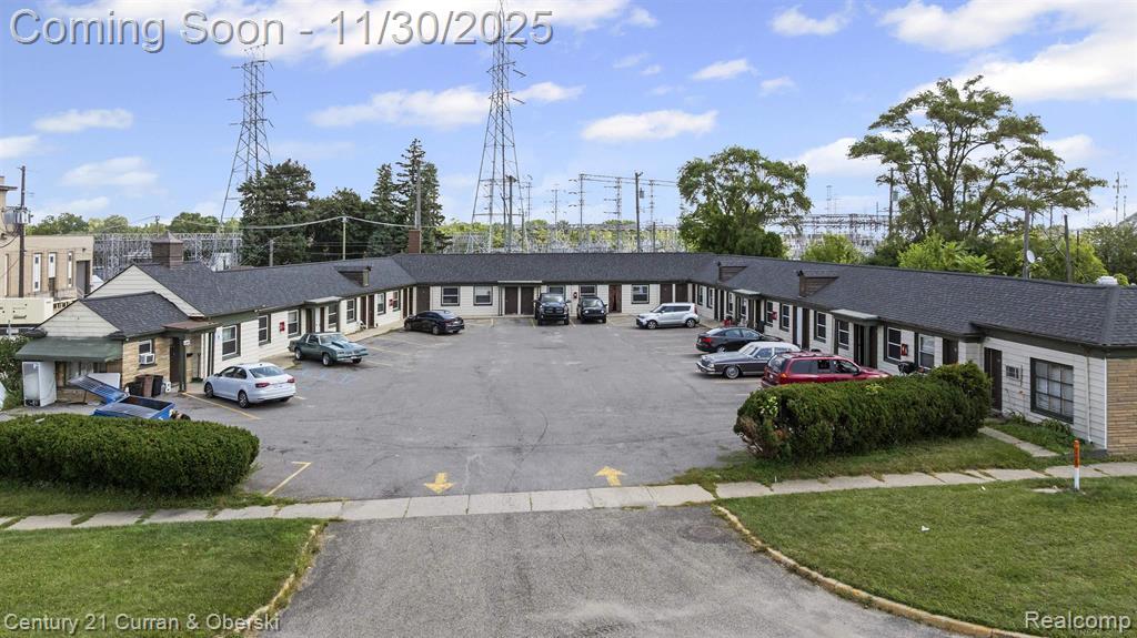 44784 Woodward Avenue