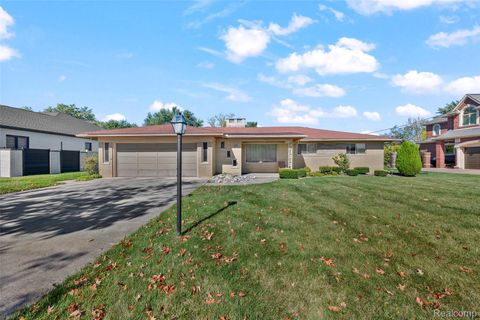 26444 Doxtator Street Dearborn Heights City MI 48127