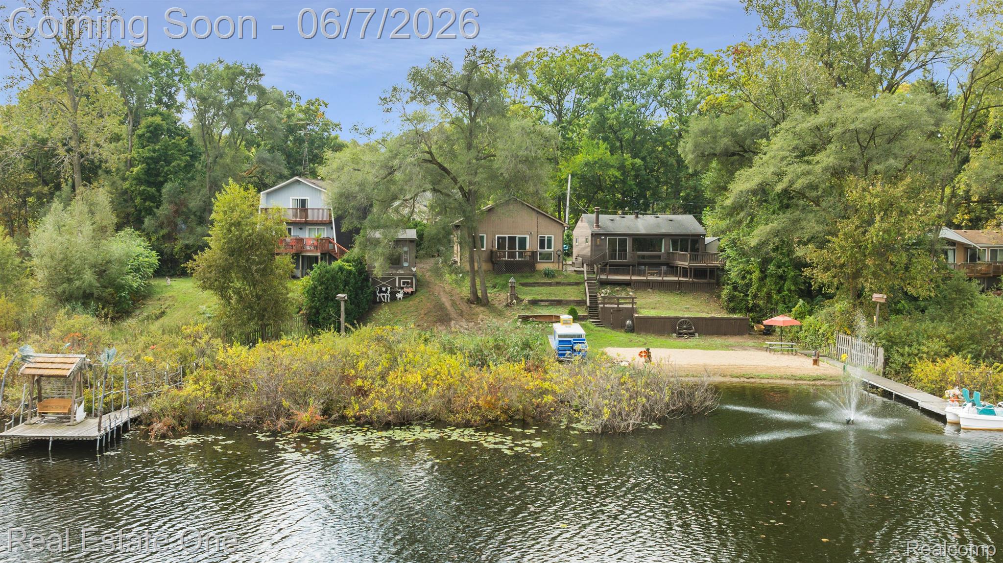 200 E CANYON Drive