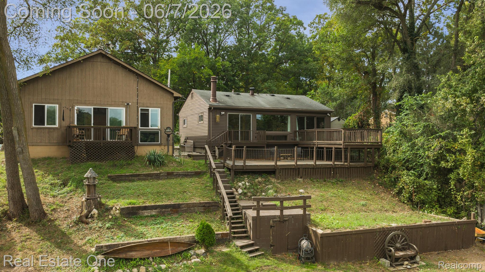 200 E CANYON Drive