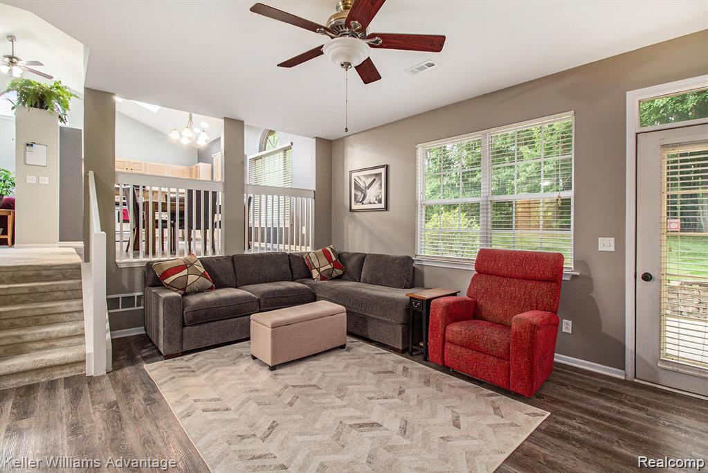 130 Lakeshore Pointe Drive