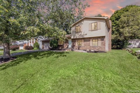 8962 Glasgow Drive White Lake Charter Township MI 48386