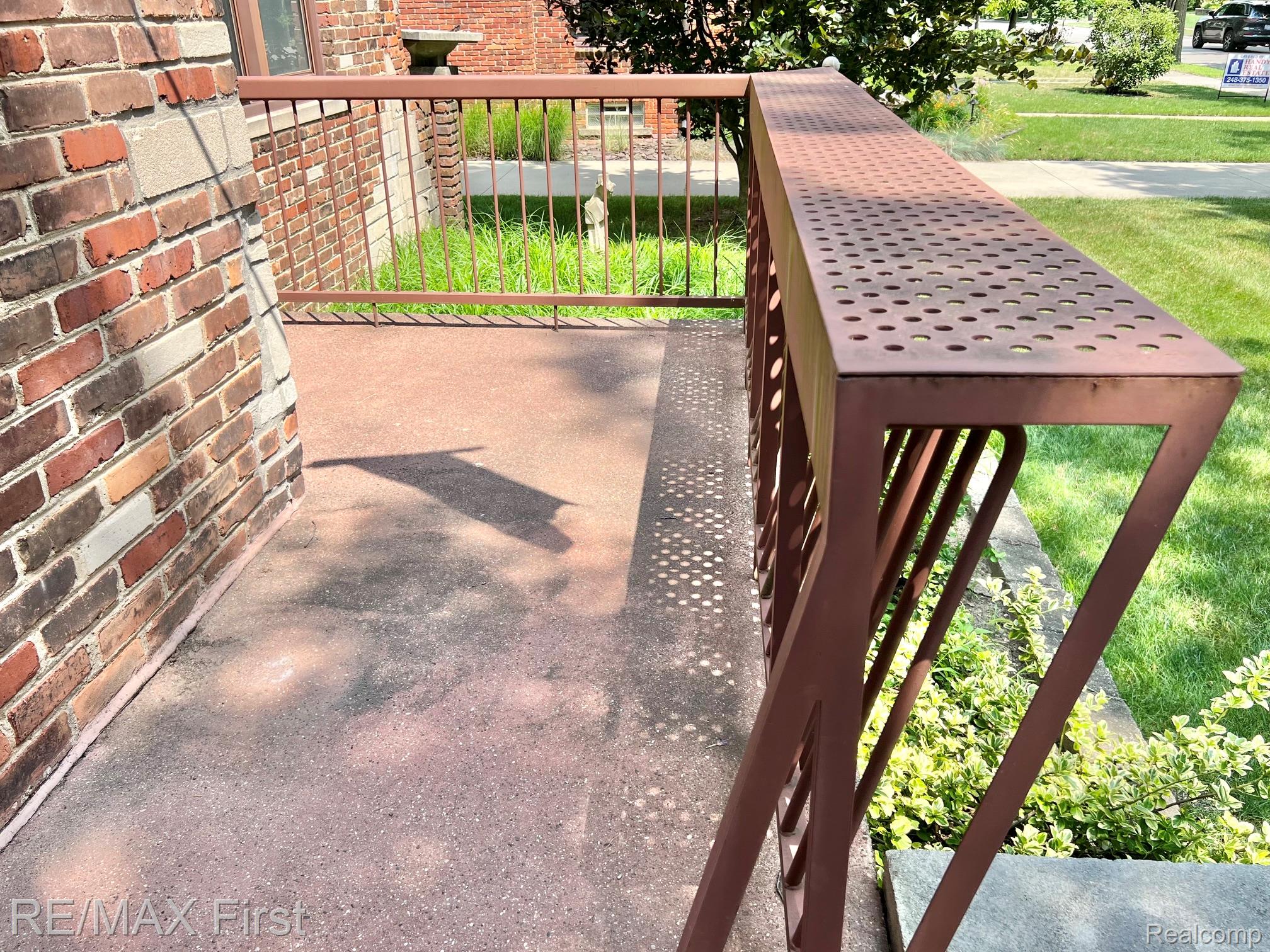 774 W Oakridge Street