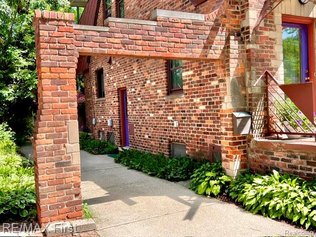 774 W Oakridge Street