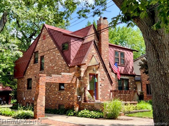 774 W Oakridge Street
