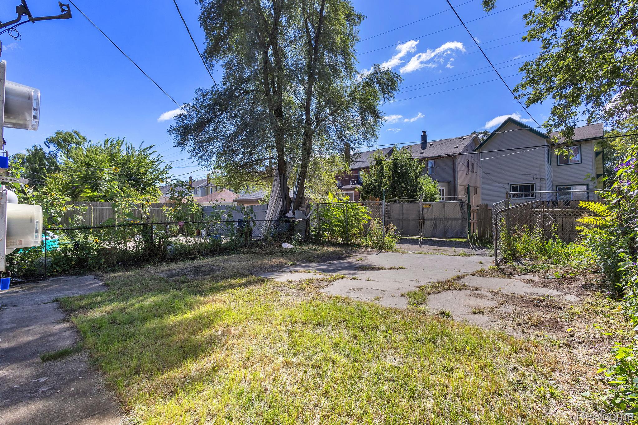 7293 Whittaker Street