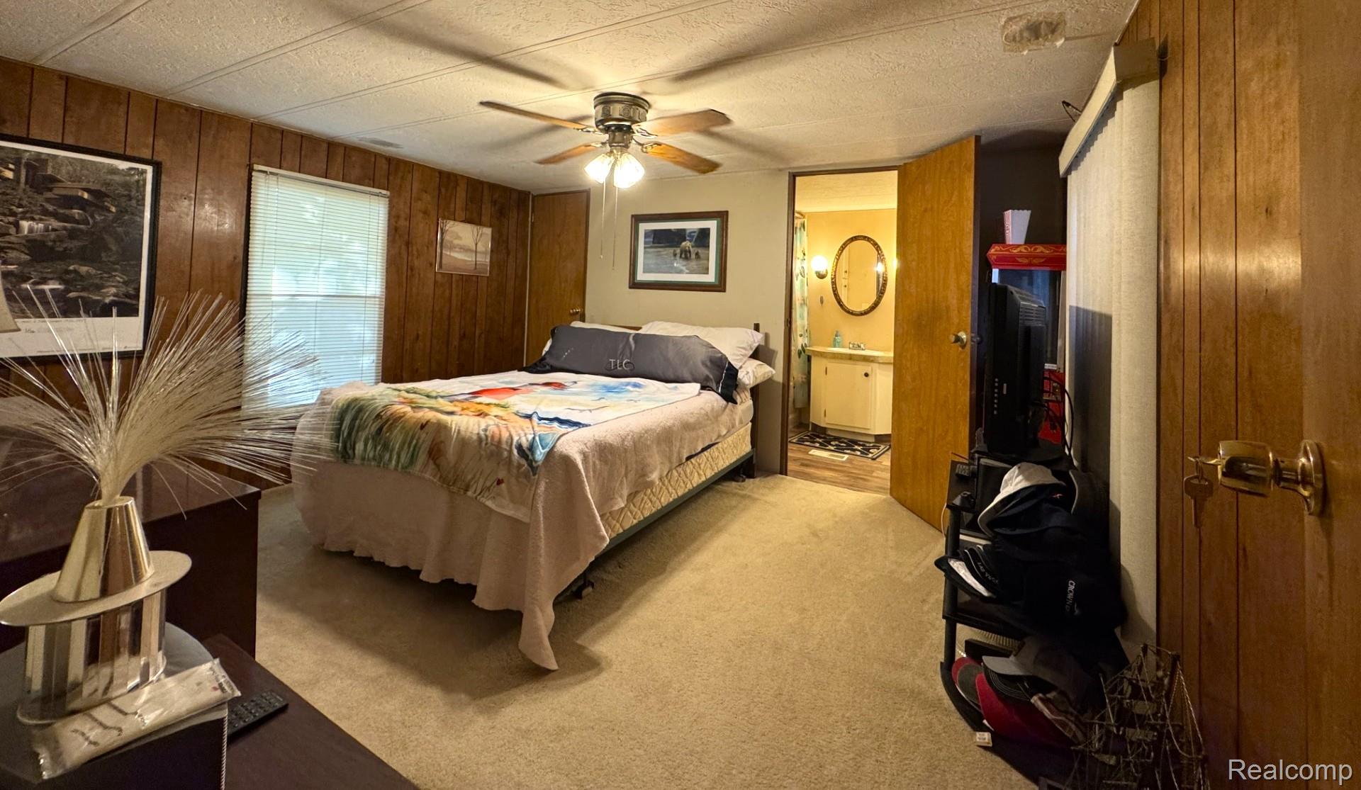 Macomb Township, Michigan 48044, United States, 2 Bedrooms Bedrooms, ,2 BathroomsBathrooms,Residential,Active,230932