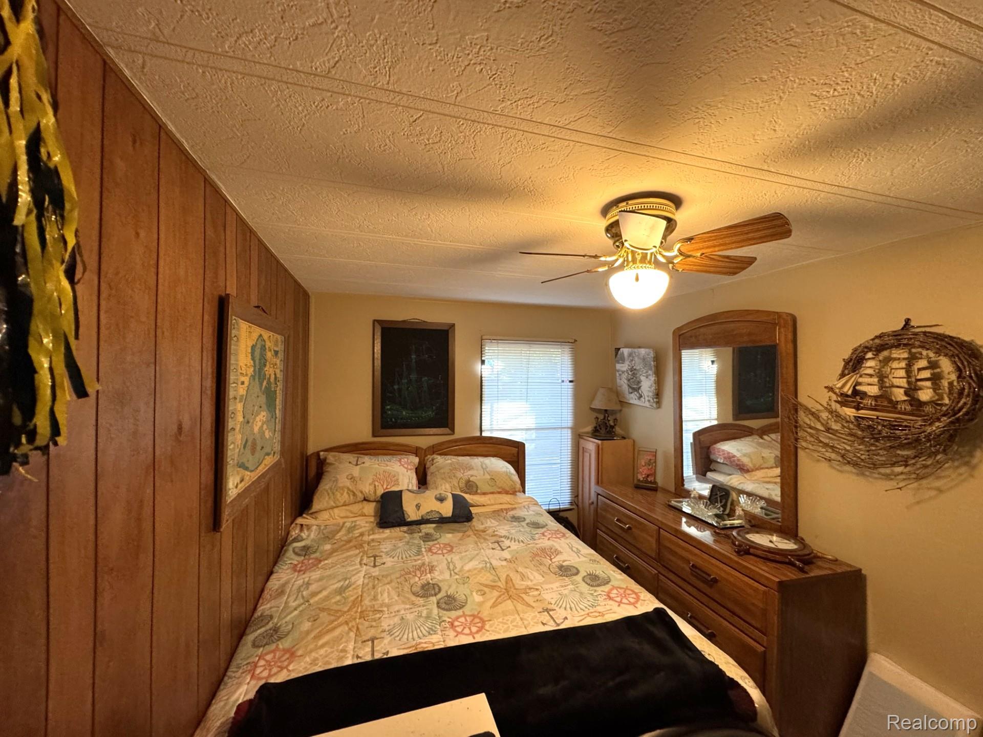 Macomb Township, Michigan 48044, United States, 2 Bedrooms Bedrooms, ,2 BathroomsBathrooms,Residential,Active,230932