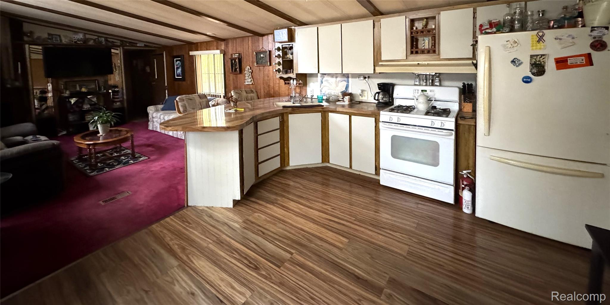 Macomb Township, Michigan 48044, United States, 2 Bedrooms Bedrooms, ,2 BathroomsBathrooms,Residential,Active,230932