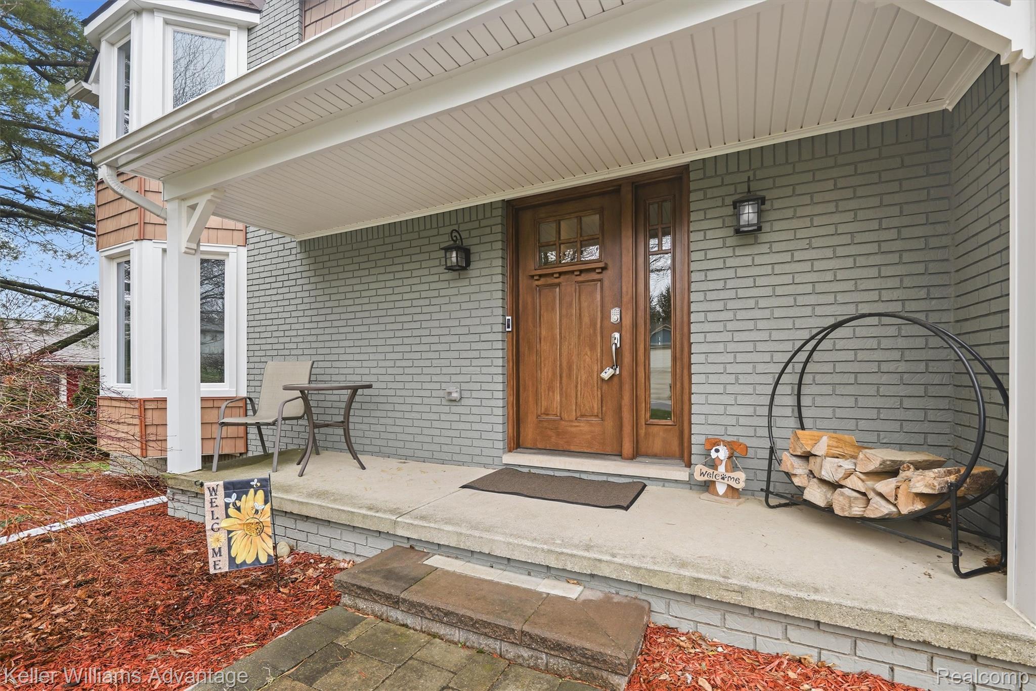 6385 Woodcrest Ridge