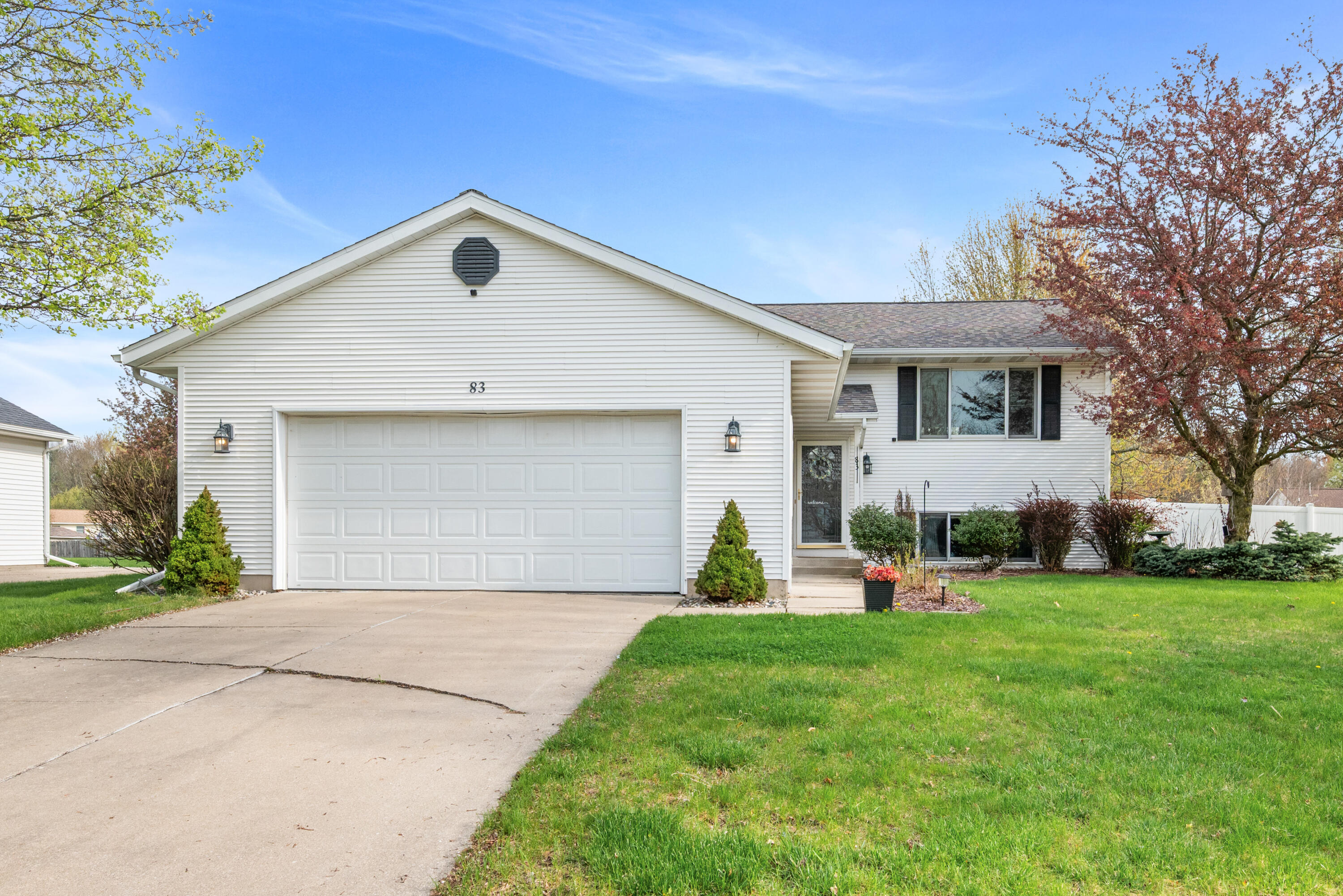 83 Windflower Street NE