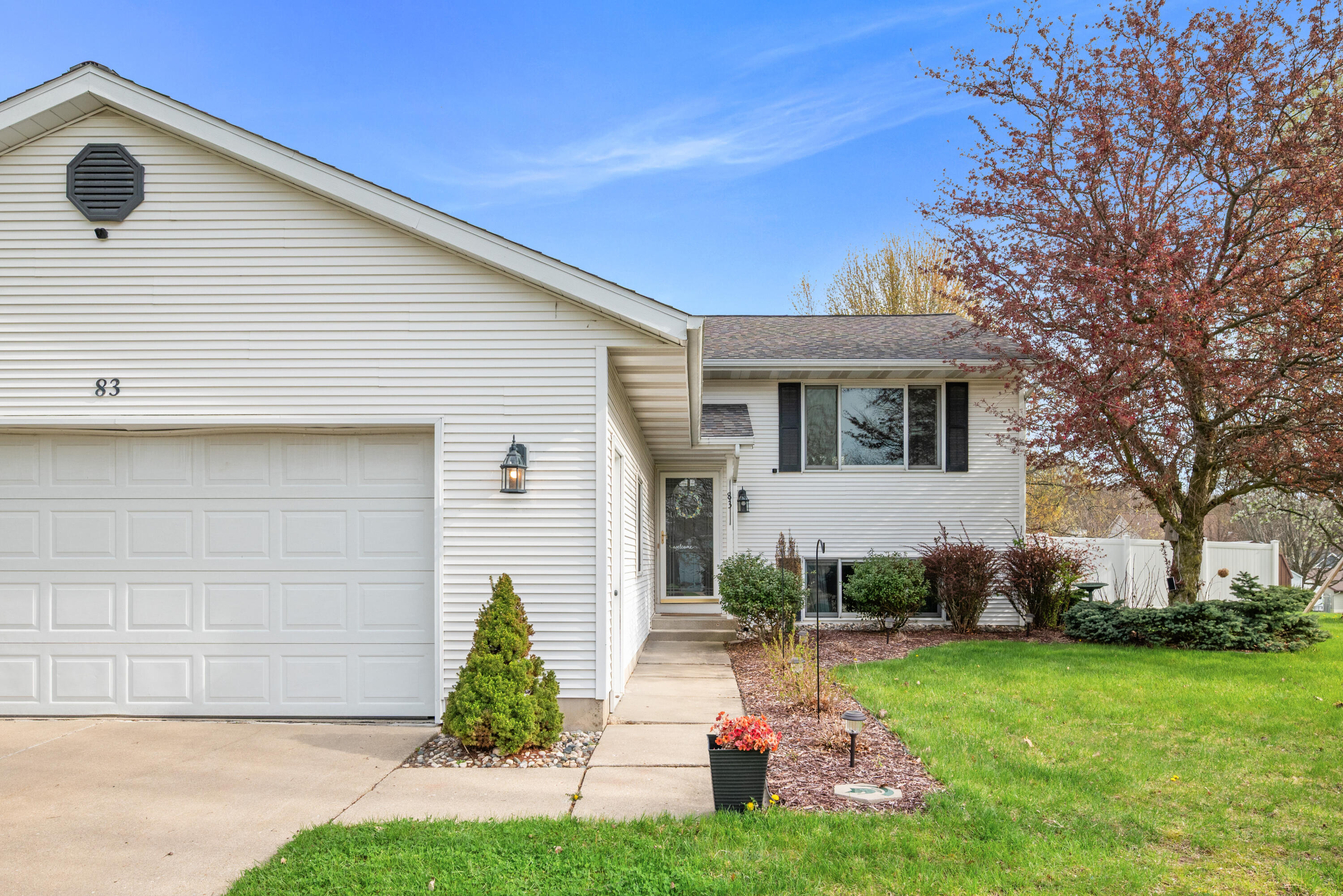 83 Windflower Street NE