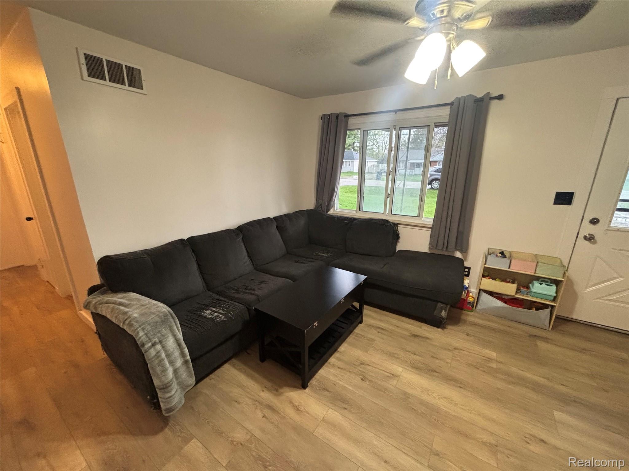 2414 Wildwood Circle Drive