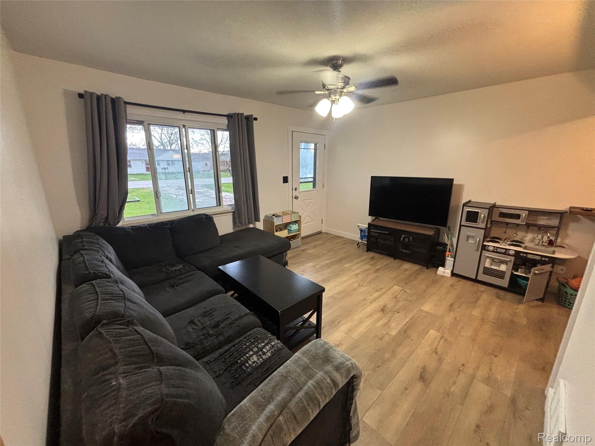 2414 Wildwood Circle Drive