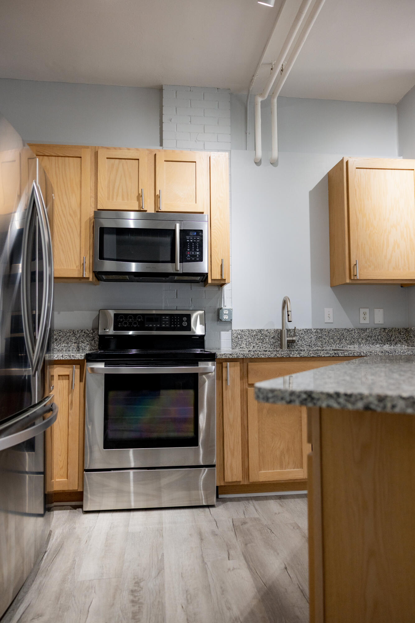 600 NW Broadway Avenue NW 118